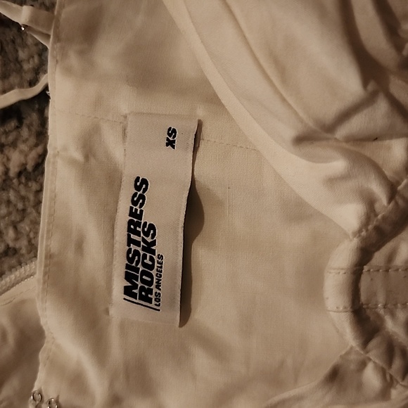 Mistress rocks - Picture 3 of 4